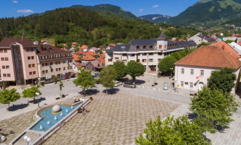 Works: Construction of the wastewater treatment plant, wastewater collection system and implementation of water supply priority measures in the Municipality of Kolašin EIB-GtP/ENR/10 711_Kolasin_Works