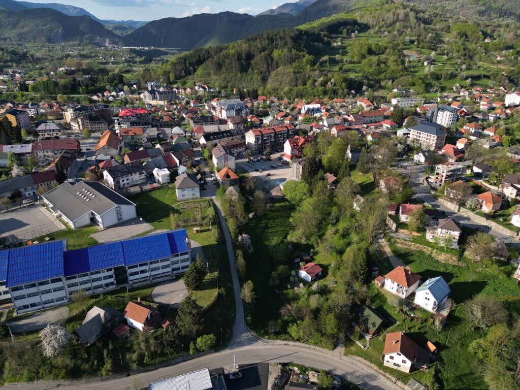 MUNICIPALITY OF KOLAŠIN HAS ANNOUNCED INTERNATIONAL COMPETITION FOR THE CONCEPTUAL ARCHITECTURAL DESIGN OF THE CITY PARKING GARAGE WITH ELEMENTS OF A MULTIFUNCTIONAL BUILDING.